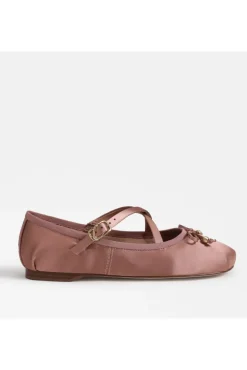 Circus NY | Zuri Flat